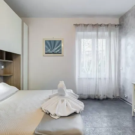 Domus In Апартаменты *