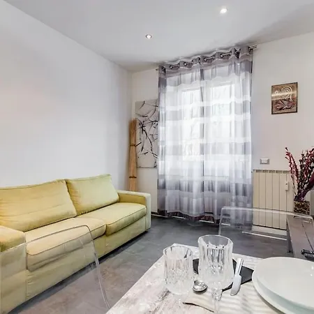Apartment Domus In Rome
