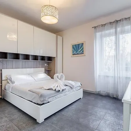Apartment Domus In Rome
